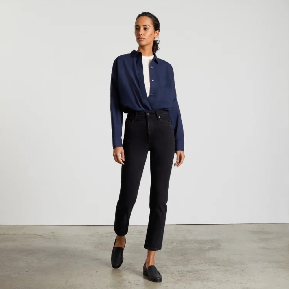 Everlane The Original Cheeky Jean Crop in Black Coal